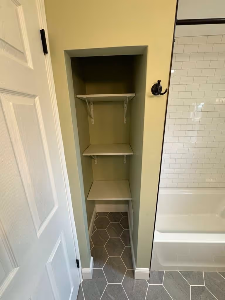 Dashbach, after: bathroom